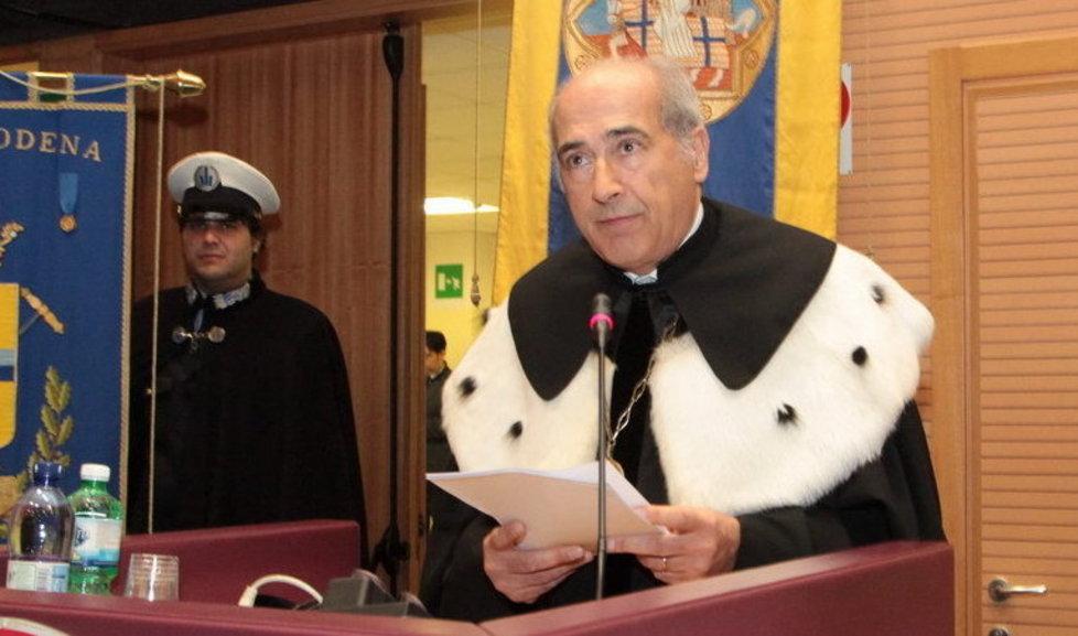 Il rettore richiama il prof: «No all’odio» 