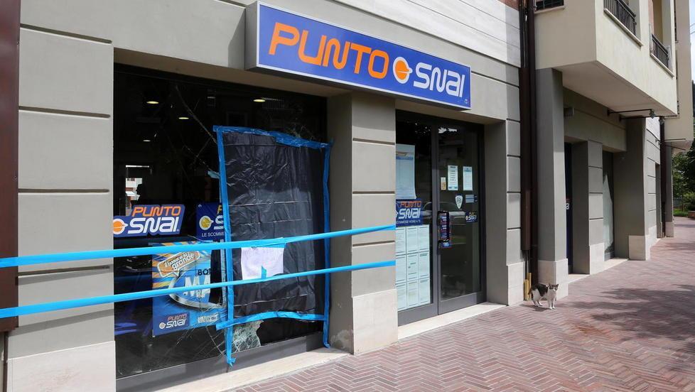 Sgominata la banda delle spaccate quattro malviventi in trappola 