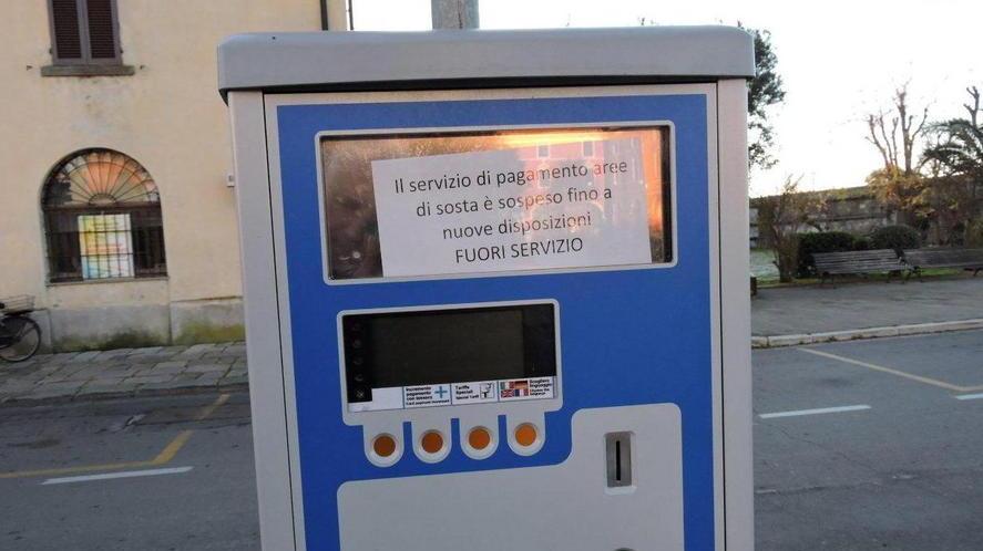 Bye bye sosta gratuita Riecco i parchimetri