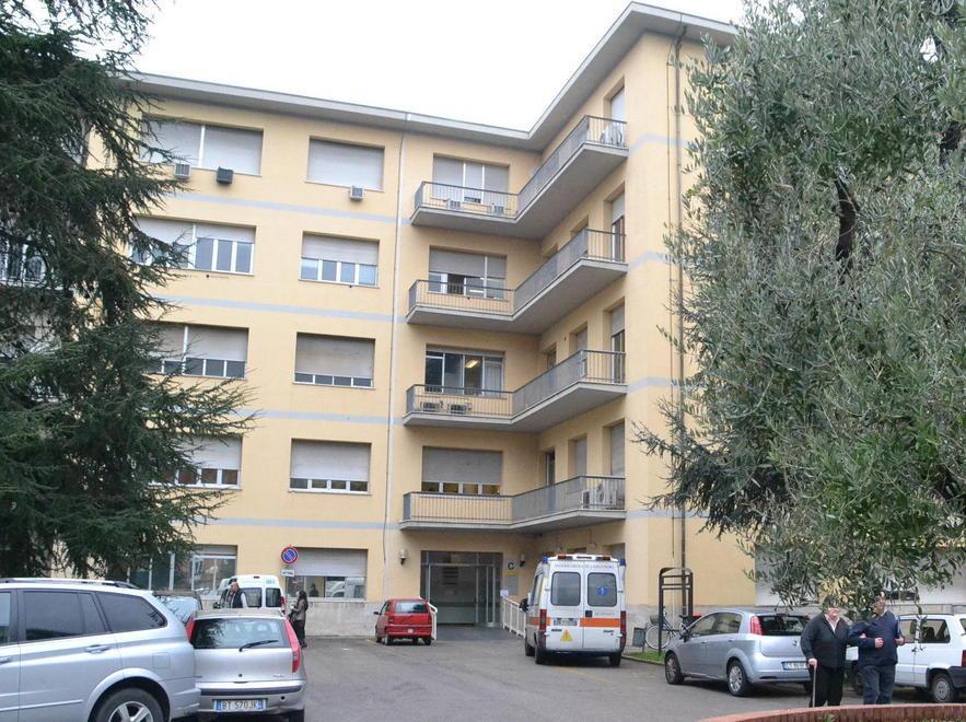 No a negozi e alberghi nell’ex ospedale 