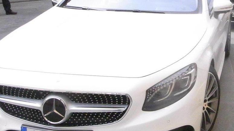 Fuga in Mercedes dopo i furti nelle case