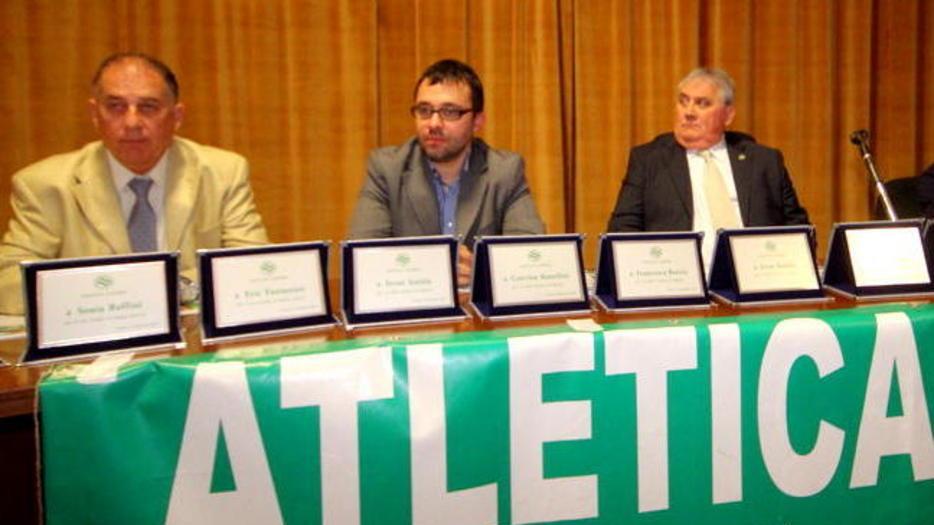 La standing ovation per Bruno Gabbi