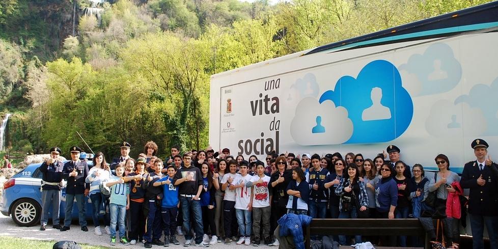 ‘Una vita da social’ contro il cyberbullismo 