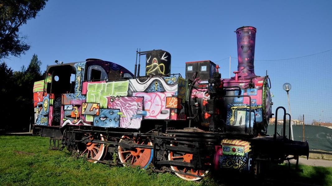 La locomotiva del villaggio scolastico (foto Falorni/Silvi)