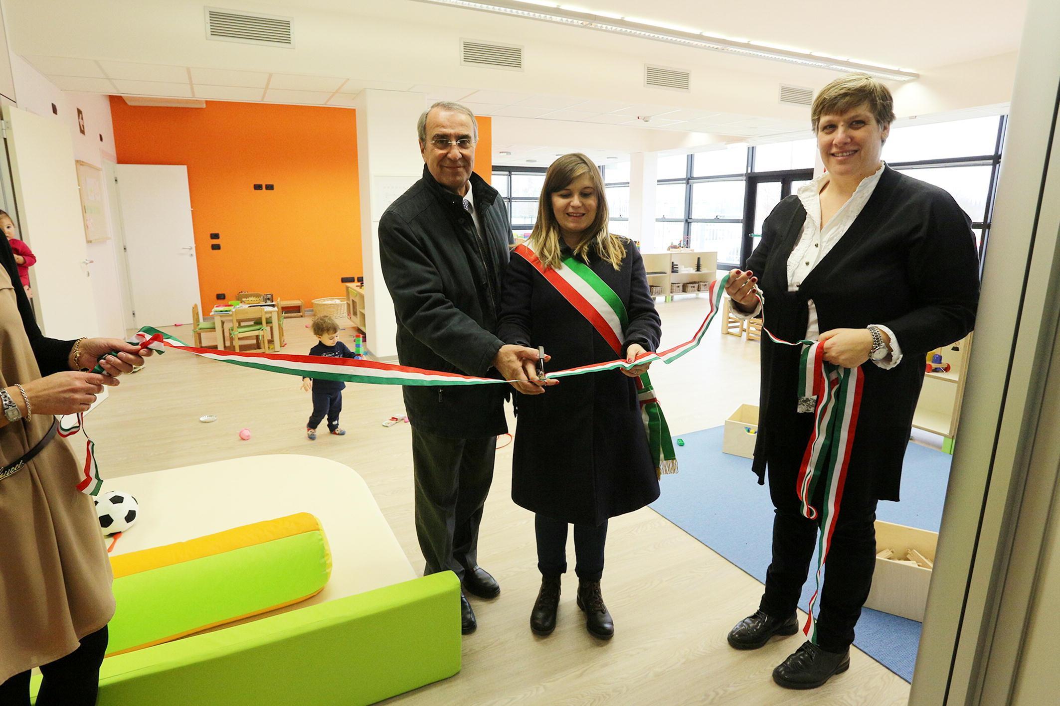 Castellacci e Barnini inaugurano l'asilo aziendale della Sesa (Foto Agenzia Carlo Sestini)