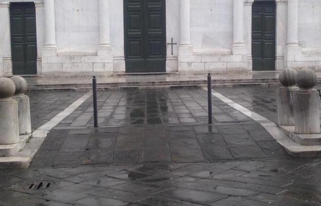 San Michele, scoppia la guerra dei pioli 