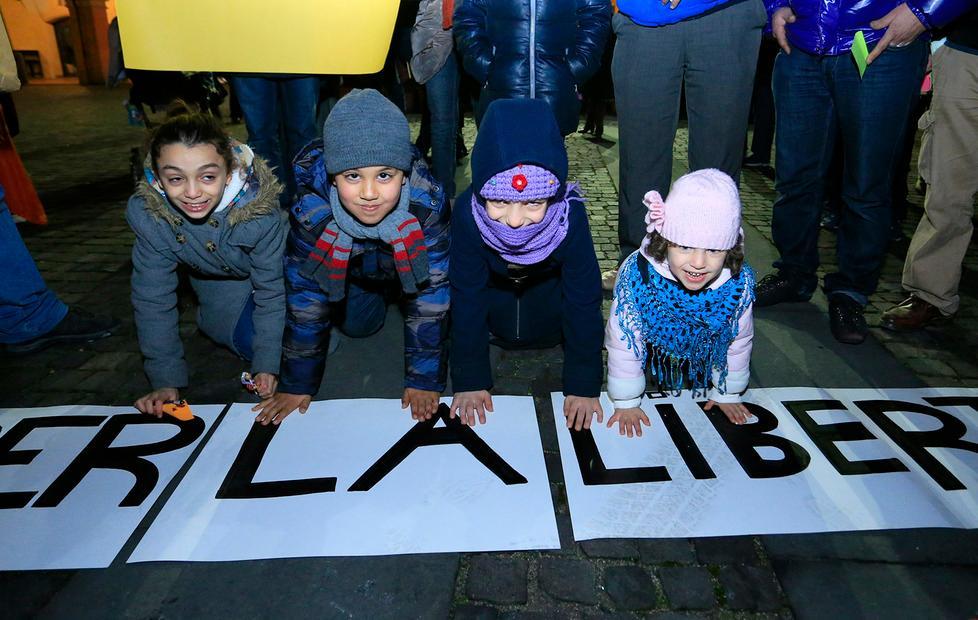 Oltre duecento persone per dire «no» alle guerre 