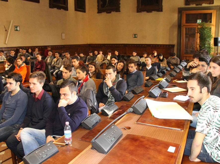 Gli studenti chiedono uno spazio in centro 