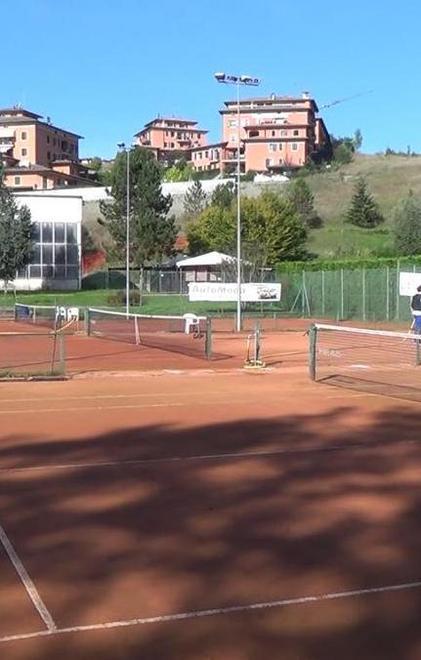 Il Comune riapre il circolo tennis 
