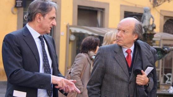 A sinistra l'ex sindaco Roberto Cenni