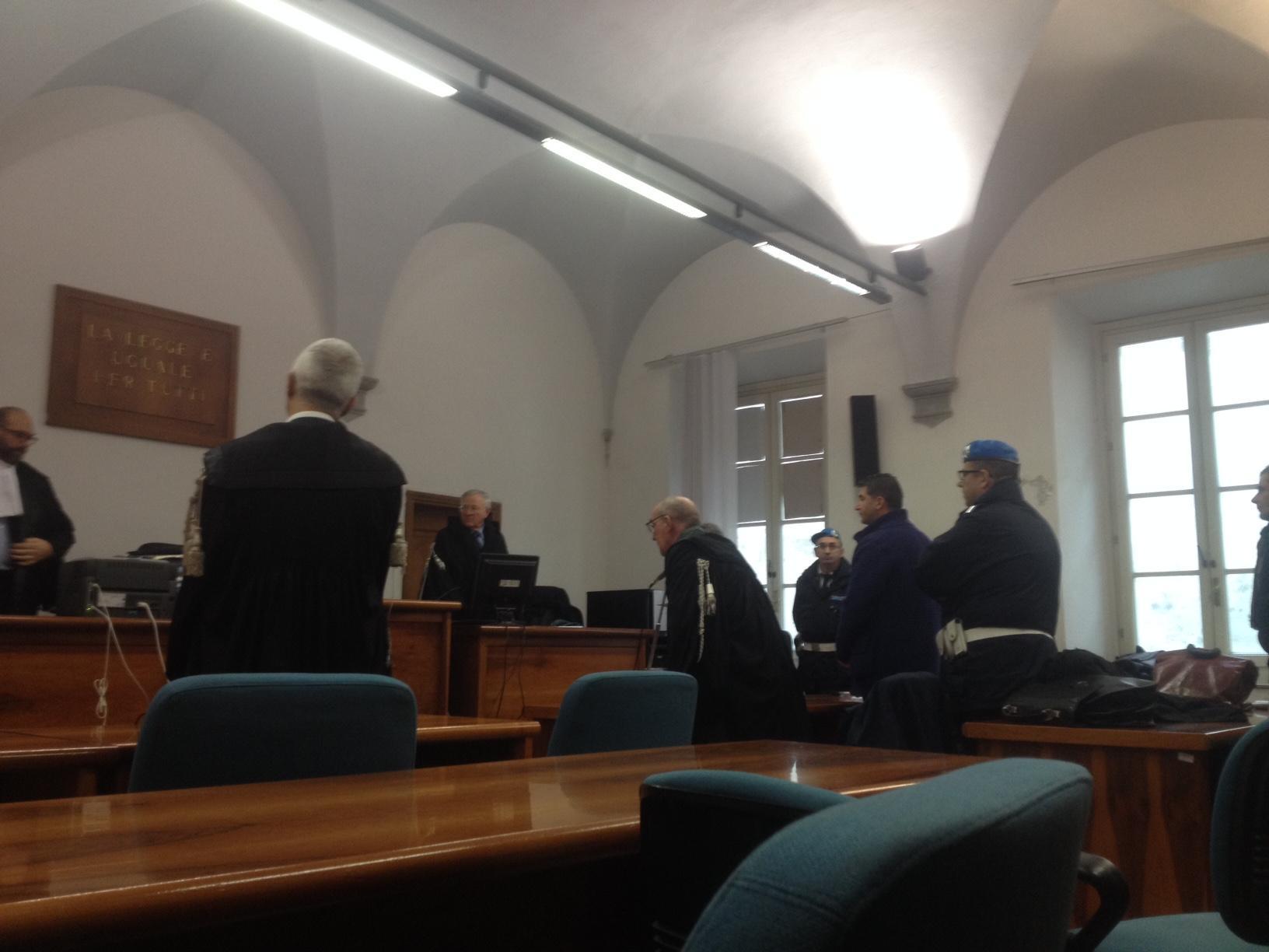 La lettura della sentenza in tribunale a Lucca (foto Iacopo Giannini)