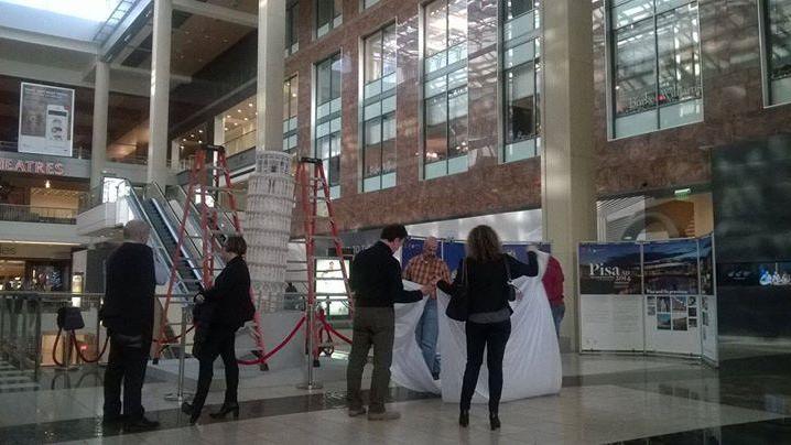 La Torre in alabastro in fase di assemblaggio negli Usa