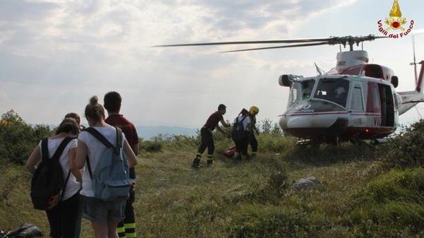 I soccorsi ai ragazzi della parrocchia di Paperino in Calvana