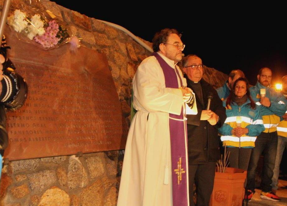 Messa e fiaccole per ricordare la tragedia