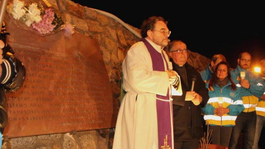 Messa e fiaccole per ricordare la tragedia