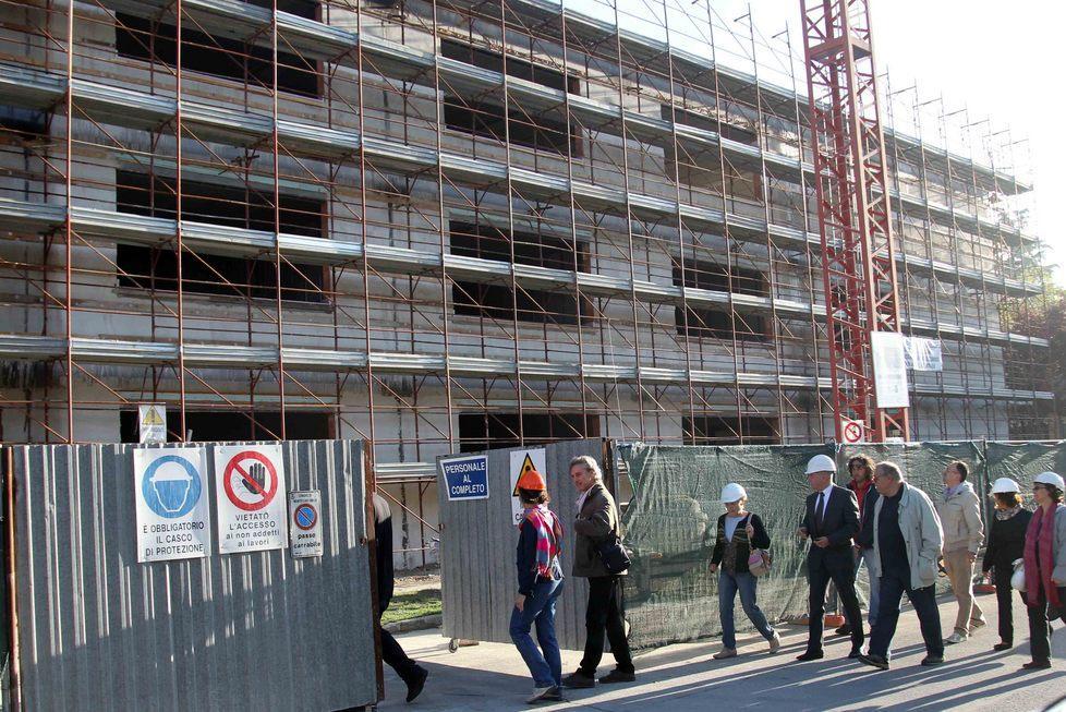Scuola media, Fico: «Era meglio una ditta reggiana»