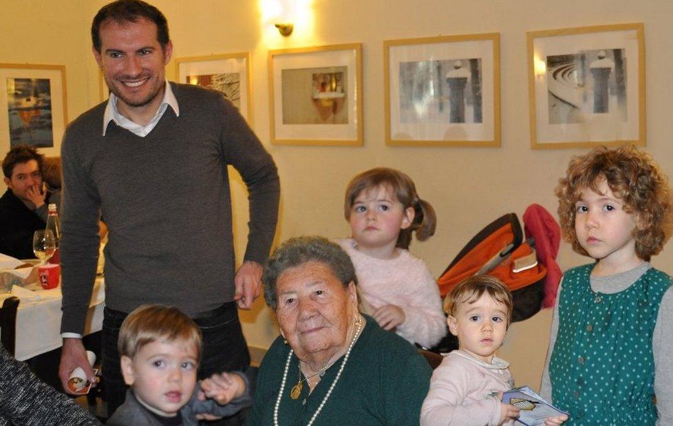 Festa centenaria per nonna Lina 