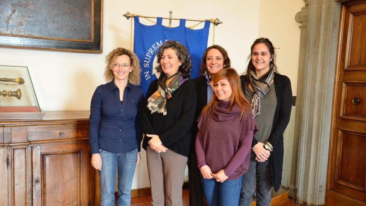 Il prorettore Rosalba Tognetti, con le psicologhe e le tirocinanti del Servizio d’ascolto d'Ateneo