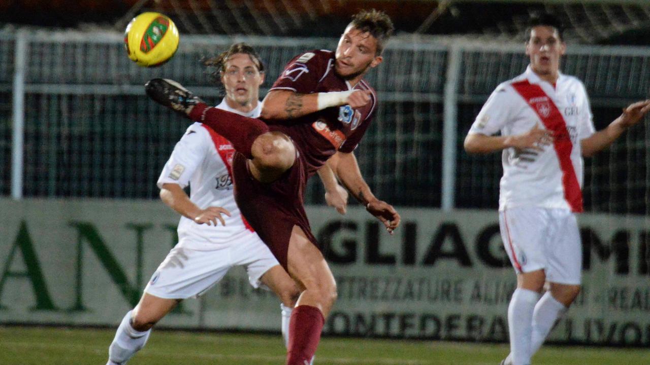 Della Latta in azione con la maglia del Pontedera (foto Franco Silvi)
