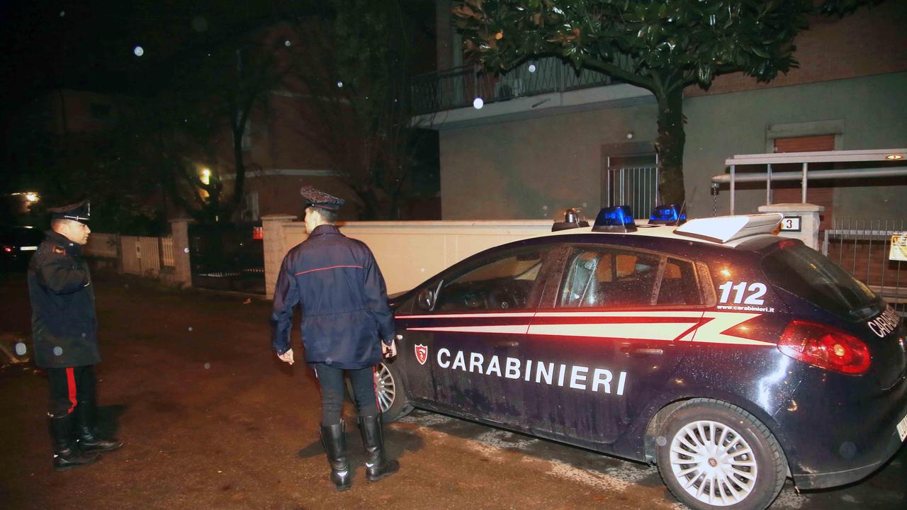 Entrano per rubare ma trovano la cassa vuota