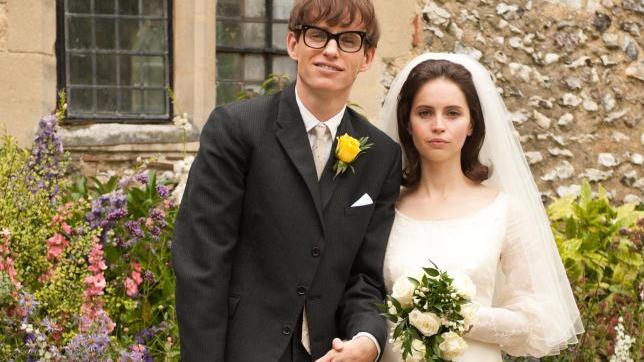 Eddie Redmayne e Felicity Jones, protagonisti de "La teoria del tutto"