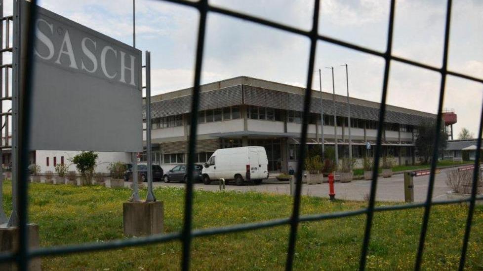 Sasch, Intesa non si costituisce parte civile