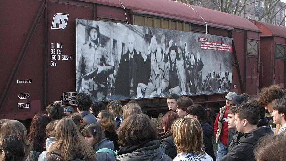 Memoria, e si pensa anche a Parigi