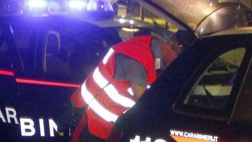 Lascia i fucili in strada per dispetto