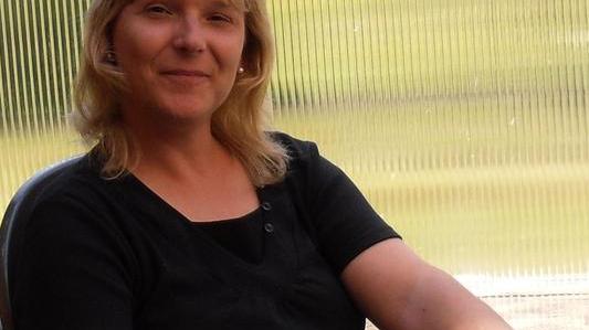 Morta la donna colpita da malore in auto