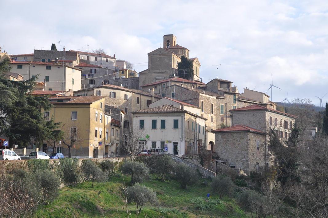 Una veduta di Santa Luce (foto Michele Falorni)