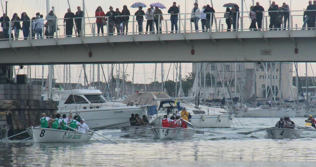 Darsena Nuova, l'arrivo della Risiatori (Vincenzoni Pentafoto)