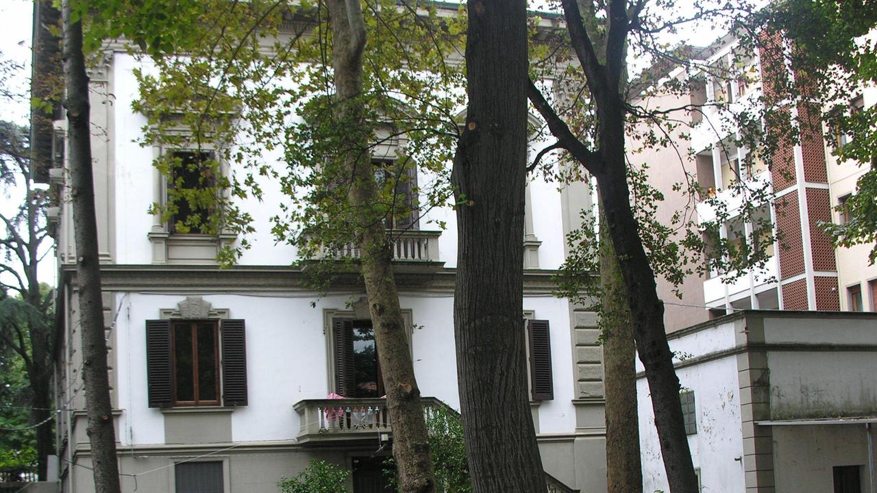 La sede della scuola a villa Valaperti in via Matteotti a Prato