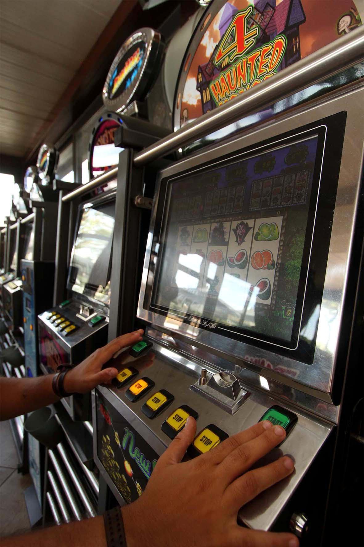 Una slot machine (foto d'archivio)
