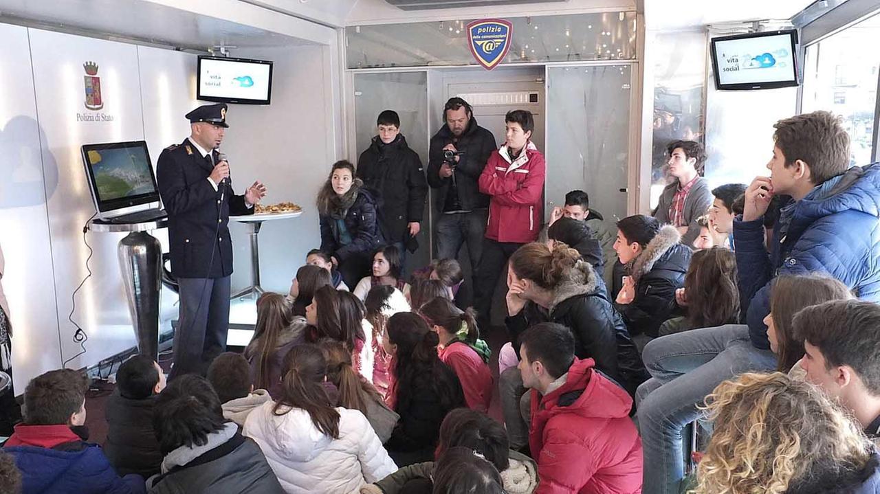 L'edizione di "Vital da social" dello scorso anno: la polizia incontra gli studenti