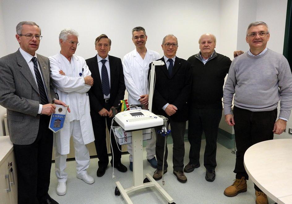 Il Lions Club dona un elettrocardiografo 