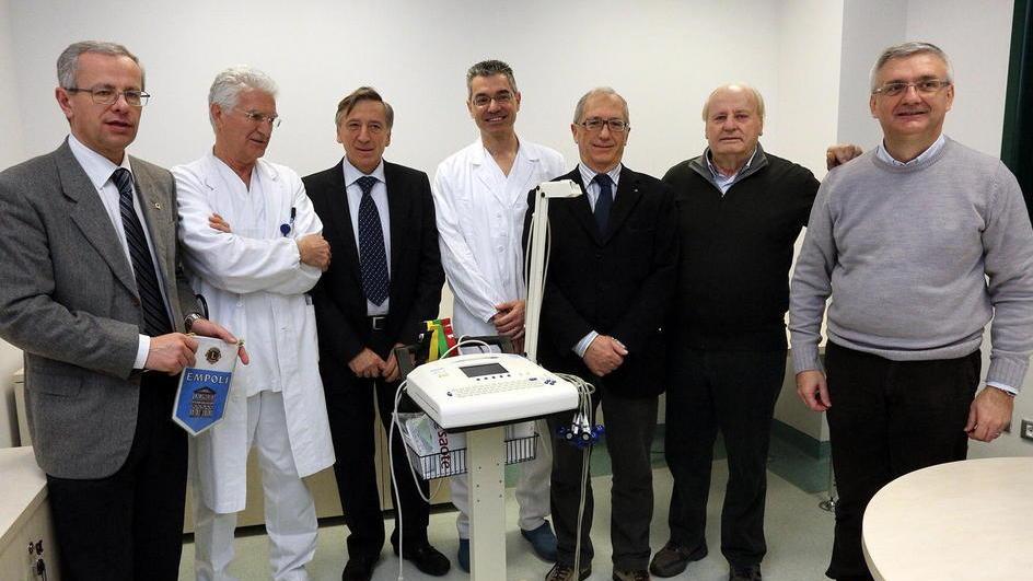 Il Lions Club dona un elettrocardiografo