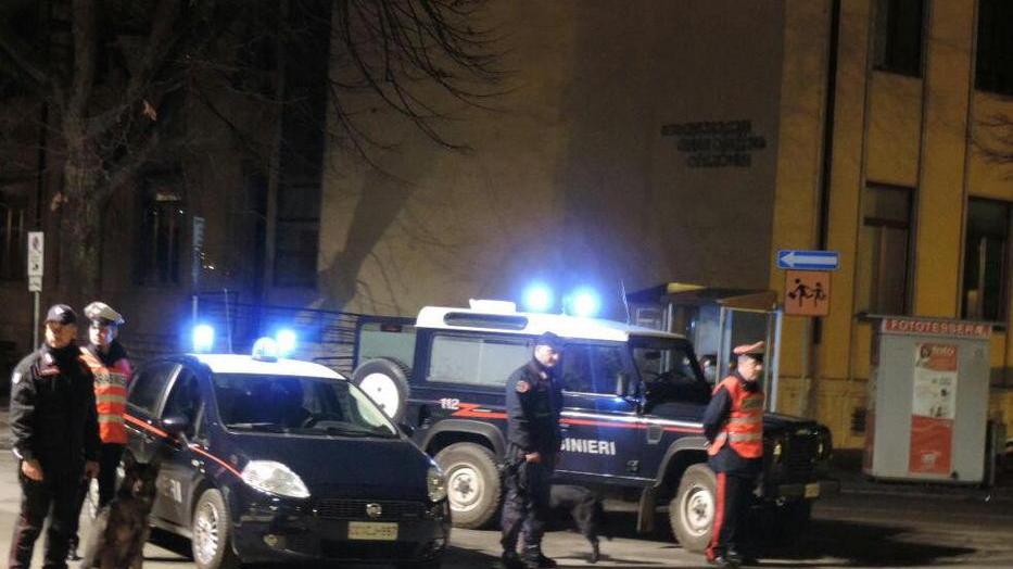 Compravano droga con soldi falsi