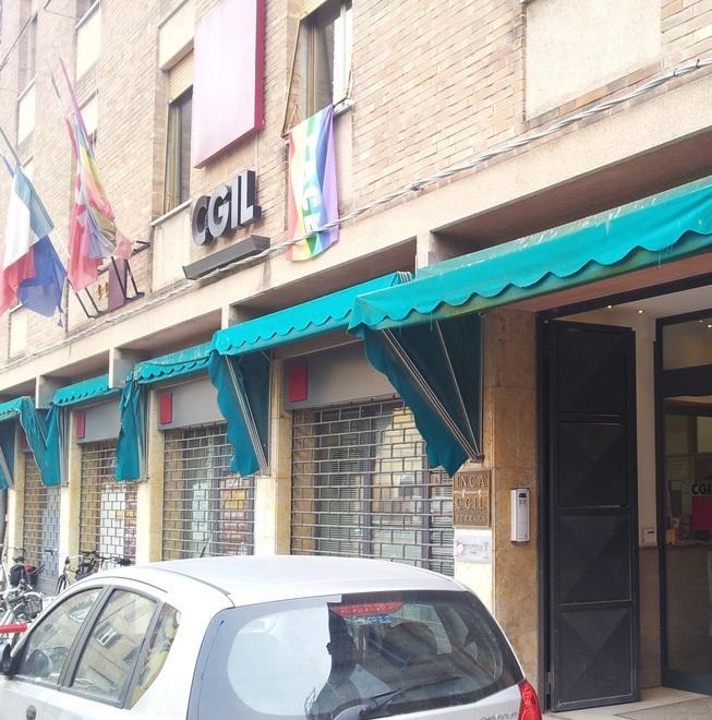 Il ‘giallo’ dei fucili alla Cgil Il luogo del deposito è casuale si ipotizza procurato allarme 