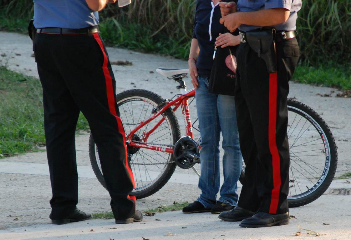 Nascondeva la cocaina dentro il manubrio della bici: arrestato 