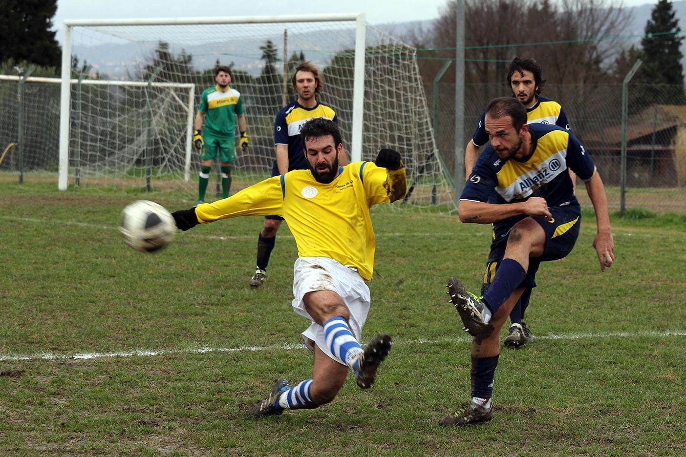 Un momento del match fra Gabbiano Cortenuova e Polisportiva Certaldo (foto agenzia Carlo Sestini)
