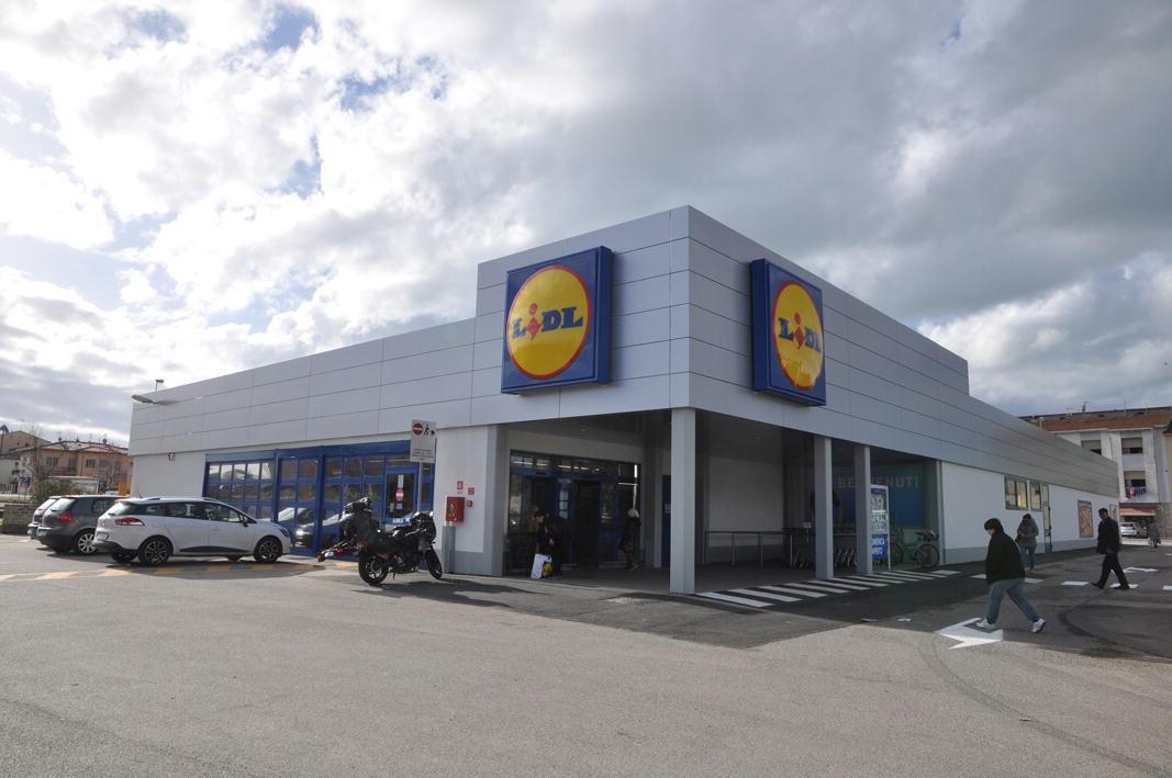 Il supermercato Lidl di via Montanara