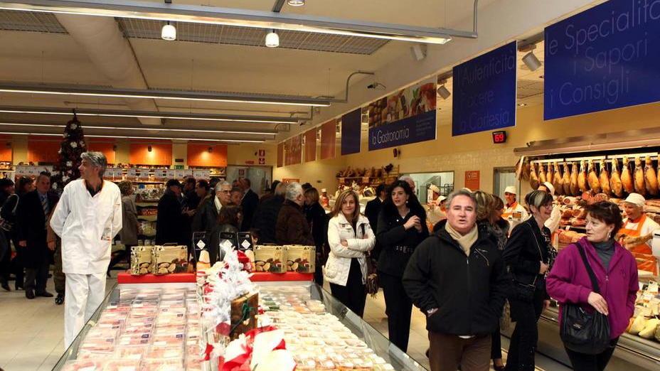 Quasi duecento famiglie fanno la spesa con i buoni