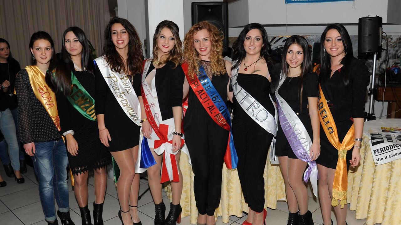 Le otto reginette dei rioni follonichesi per il Carnevale 2015 (foto Giorgio)