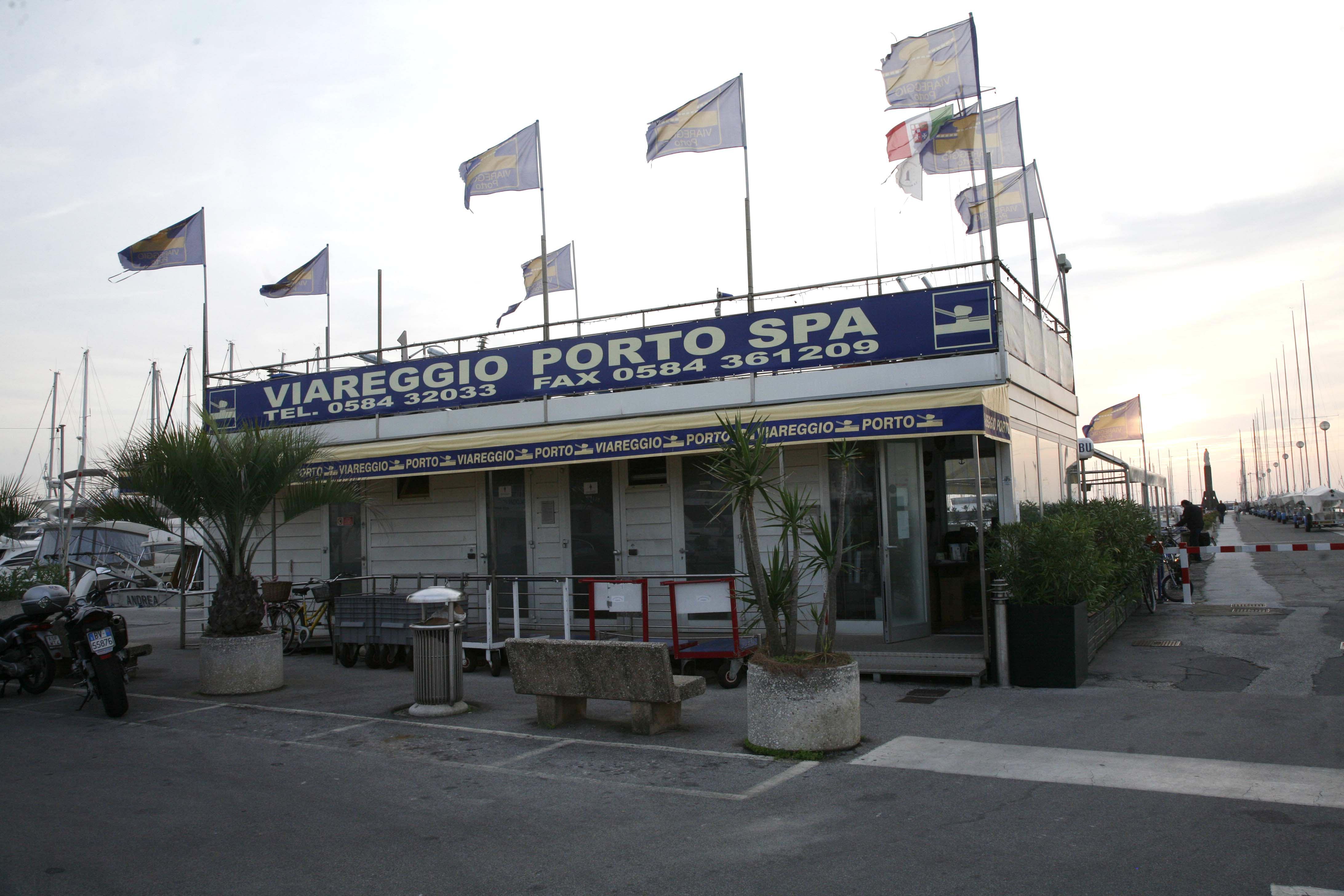 La sede della Viareggio porto, in Darsena