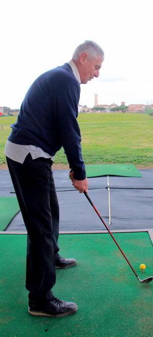 Primi colpi sul green del Golf Club 