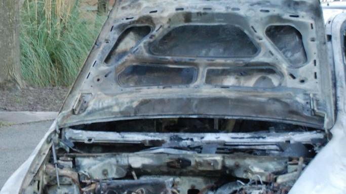 Il precedente Le fiamme avvolgono 6 mezzi