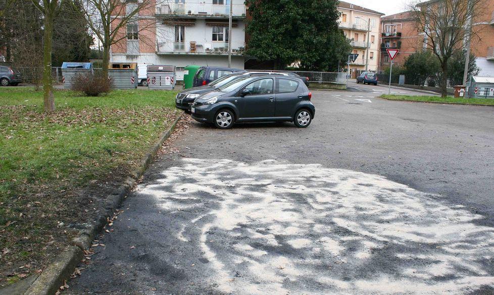 Auto a fuoco, ma non c’è dolo