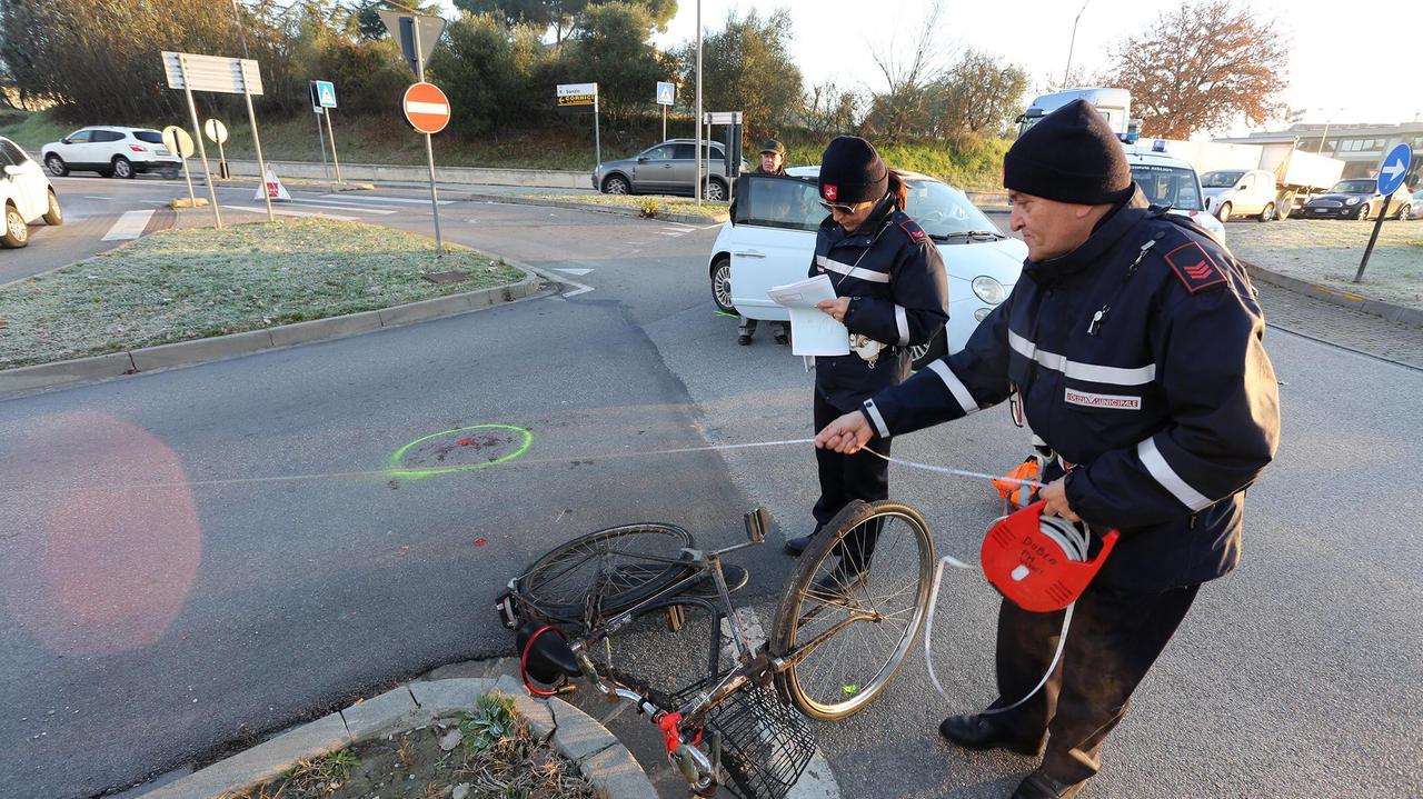 I rilievi della polizia municipale a Sovigliana (foto Agenzia Carlo Sestini)