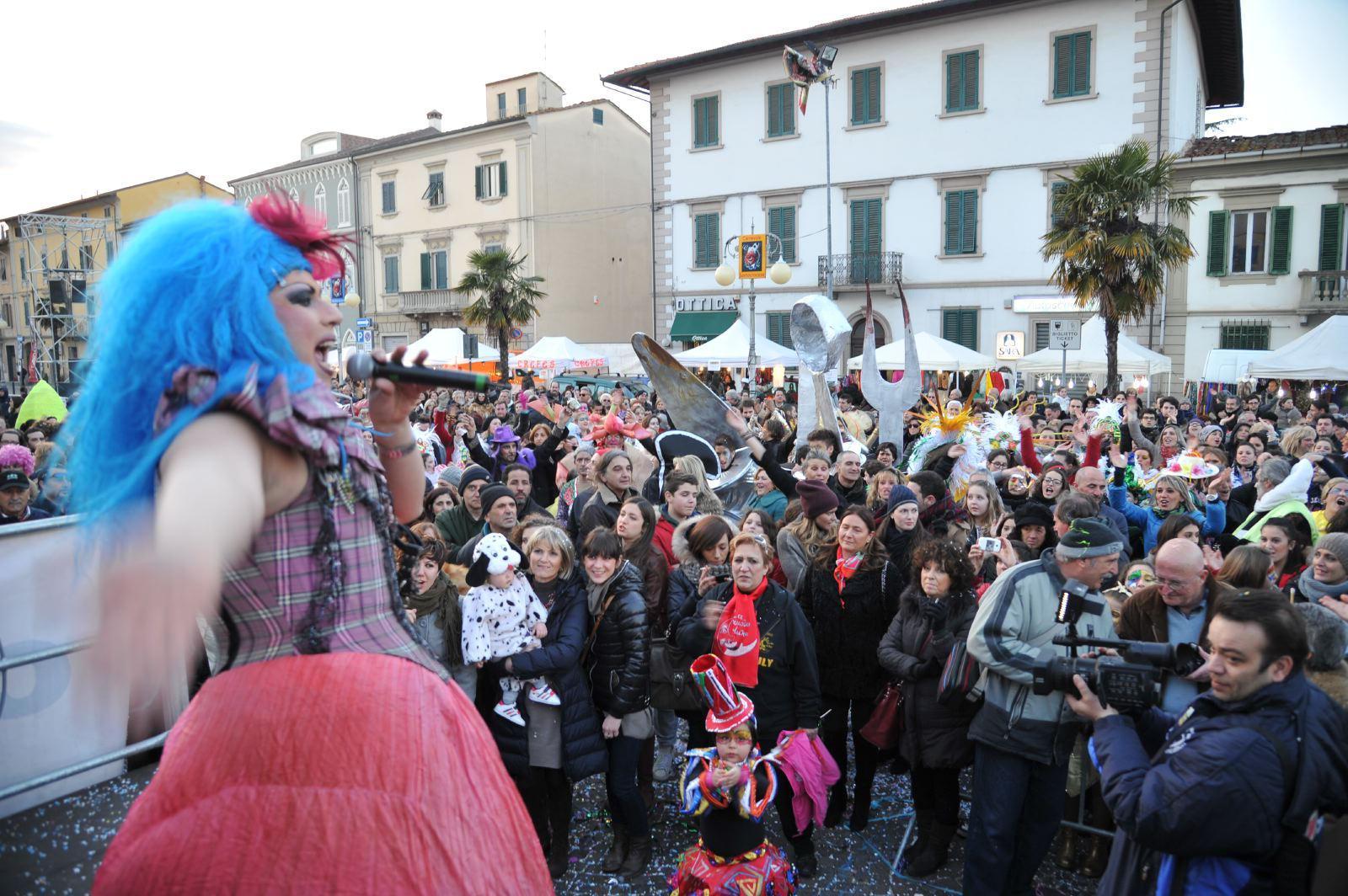 Il Carnevale d'Autore a Santa Croce sull'Arno (foto Elle)