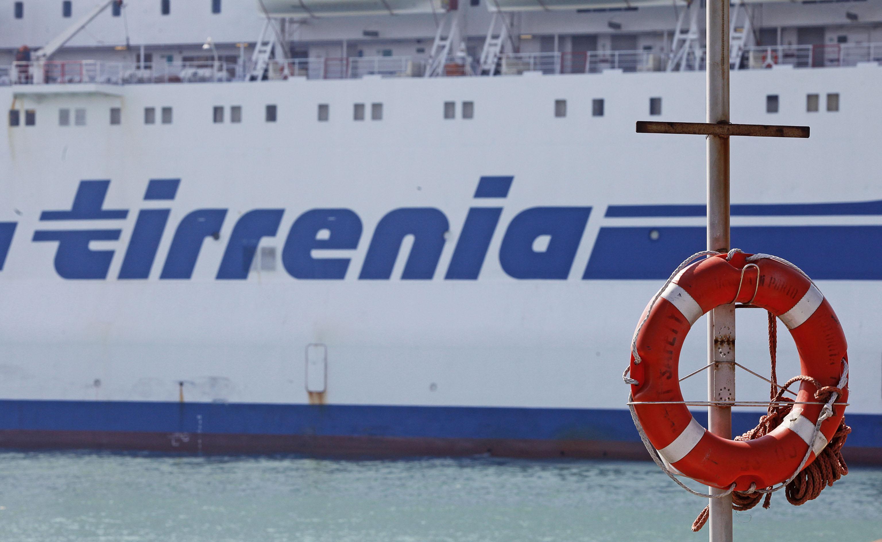Un traghetto Tirrenia